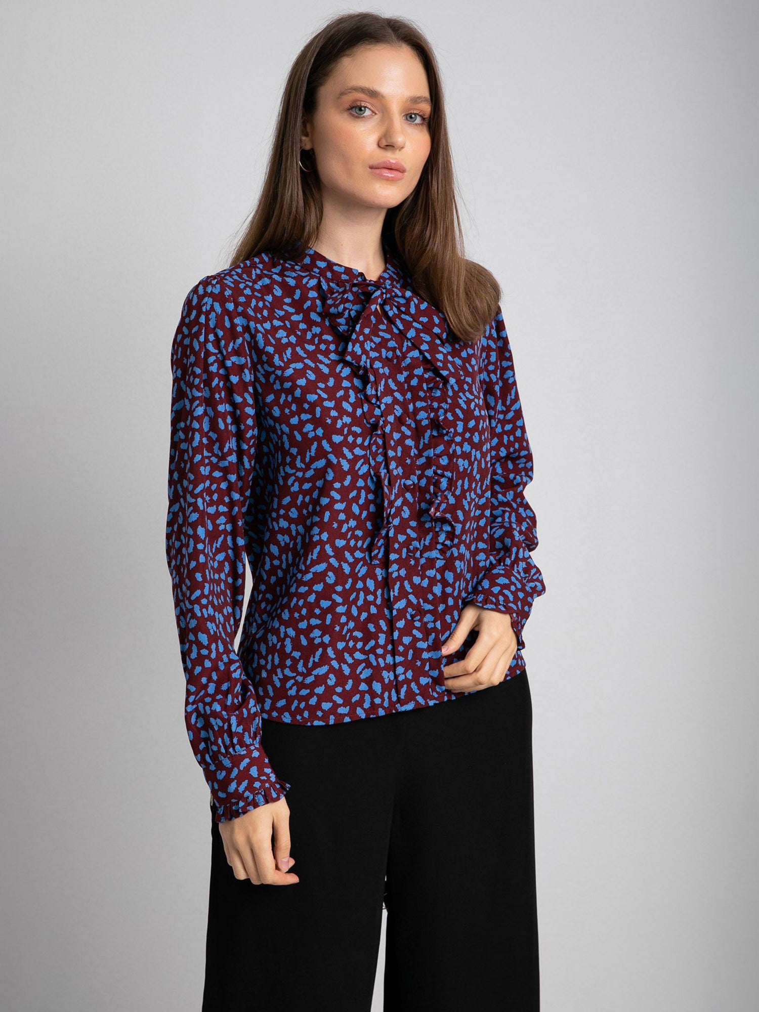 Printed Blouse - Long Sleeves - Bow Deveaux