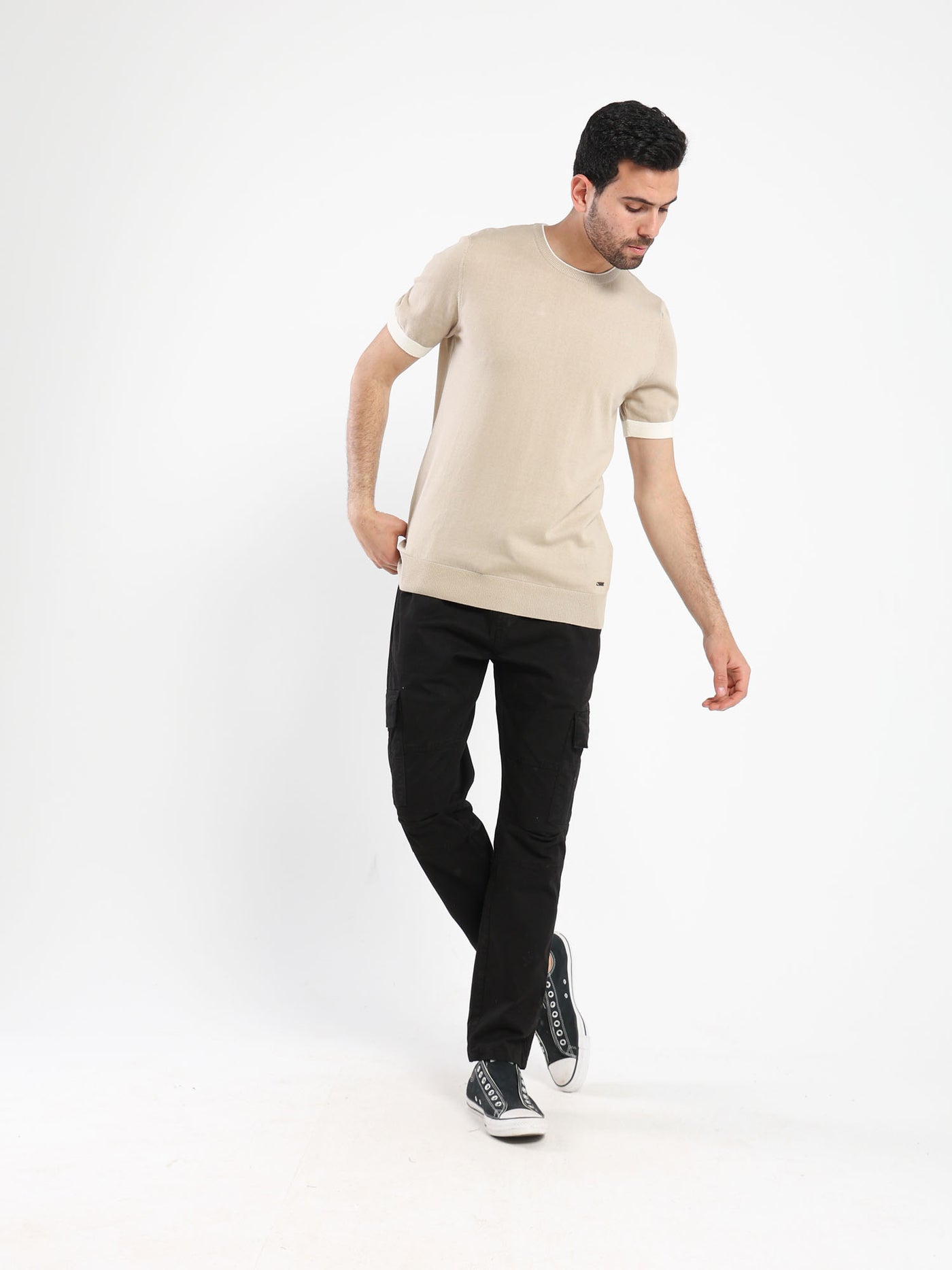 T-Shirt - Contrasting Sleeves - Round Neck
