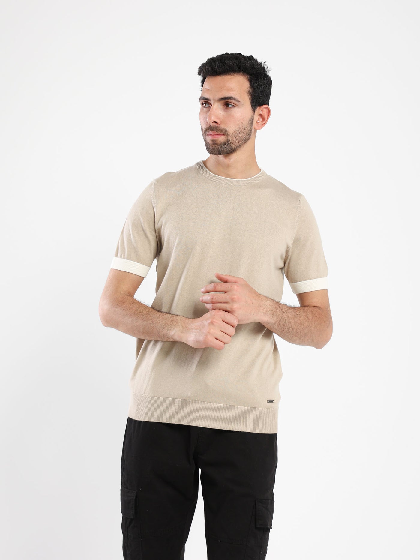 T-Shirt - Contrasting Sleeves - Round Neck