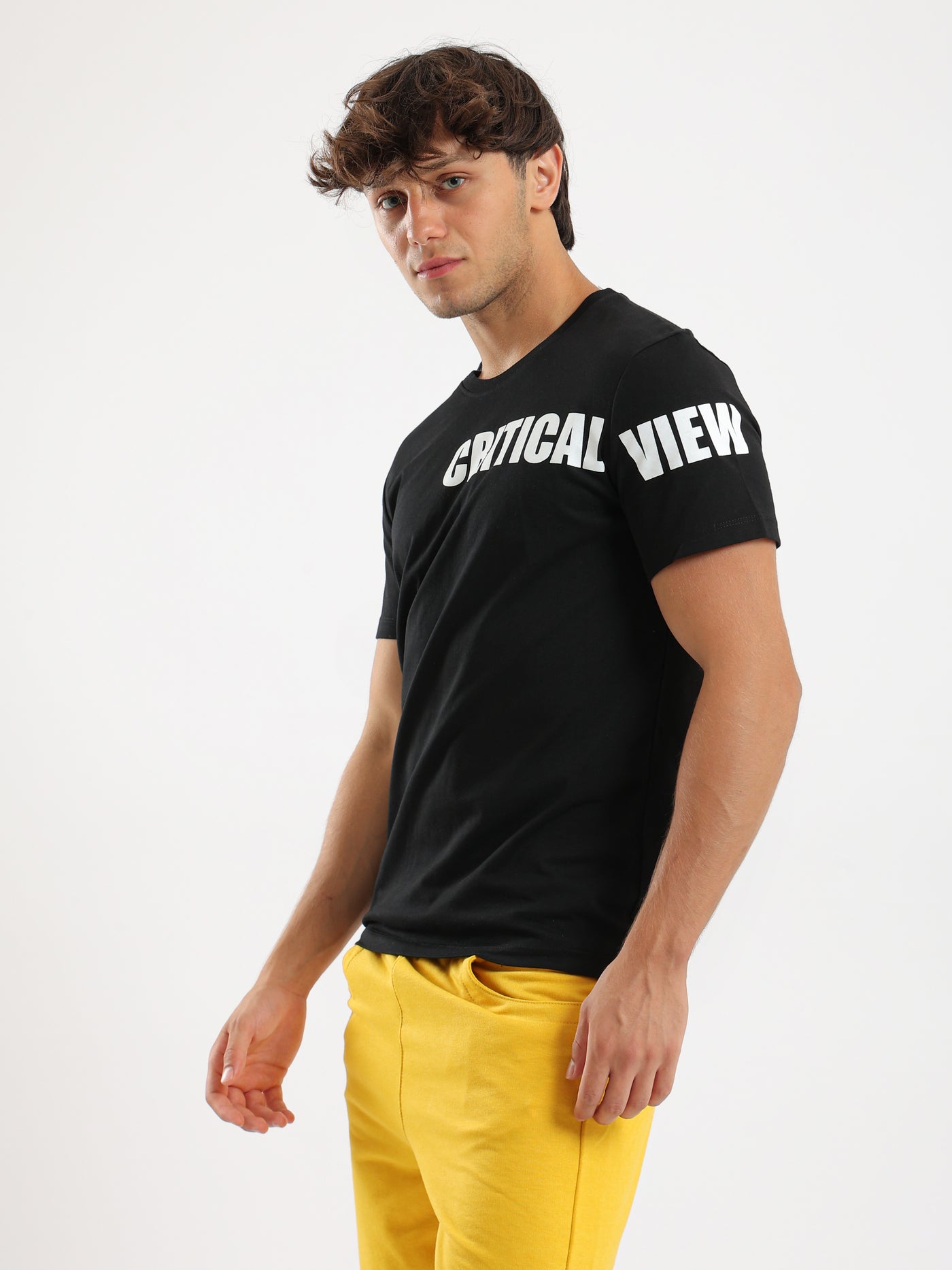 T-Shirt - Half sleeves - "Critical View" Print