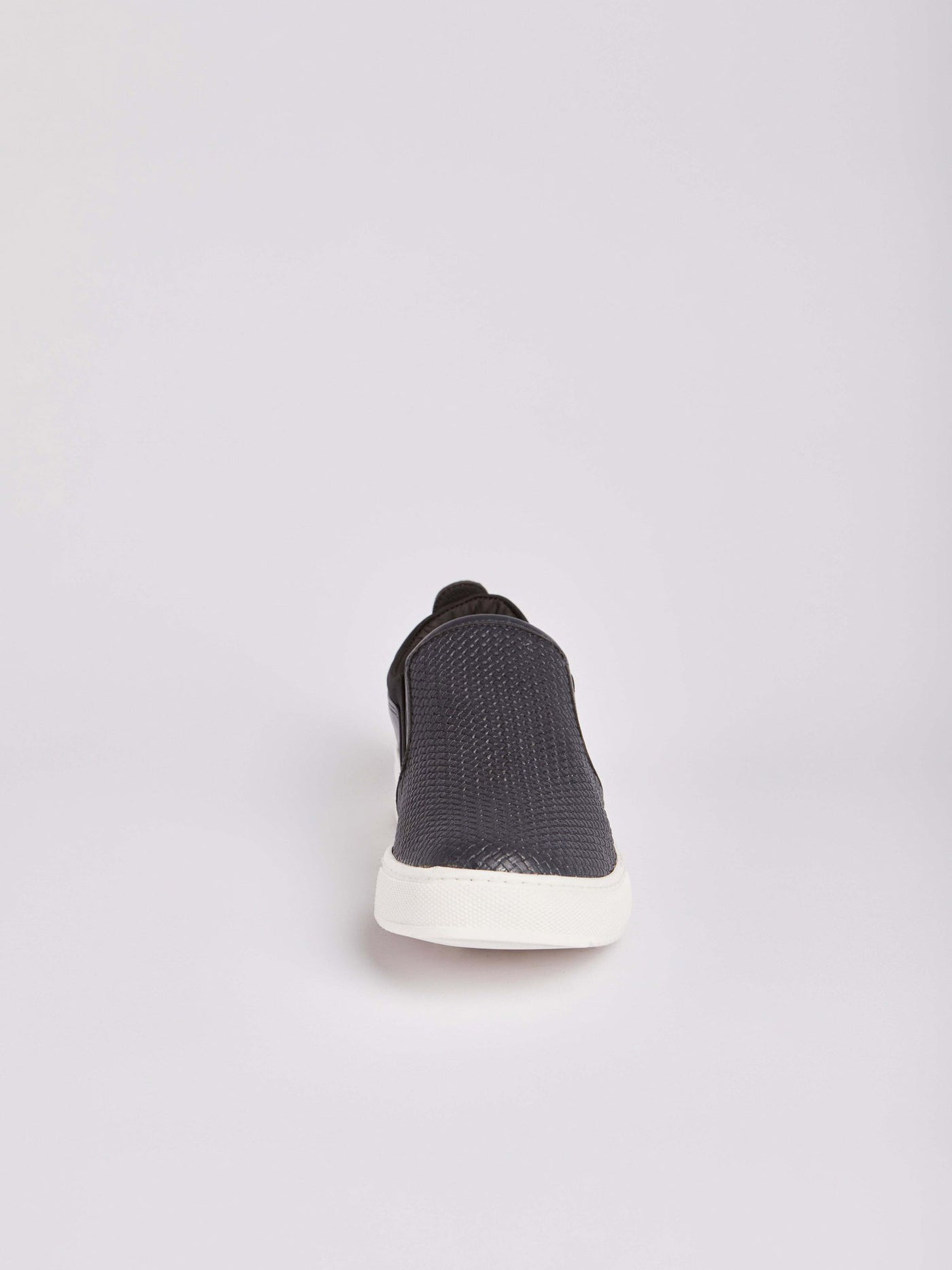 Sneakers - Textured - Slip-on