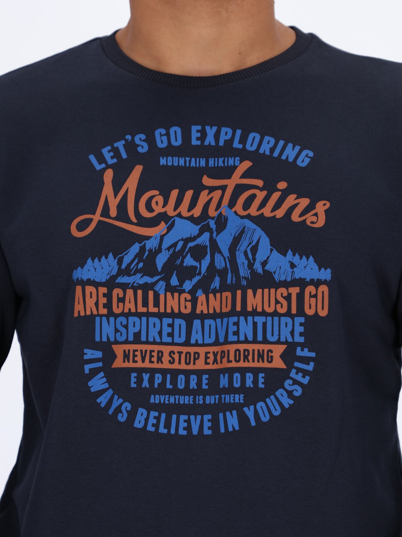 Explore Mountains Printed Sweatshirt