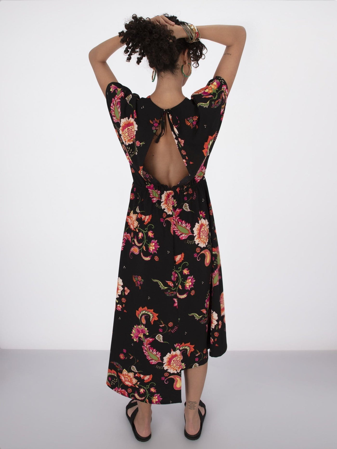 OR Jackets & Cardigans All Over Floral Print Midi Dress