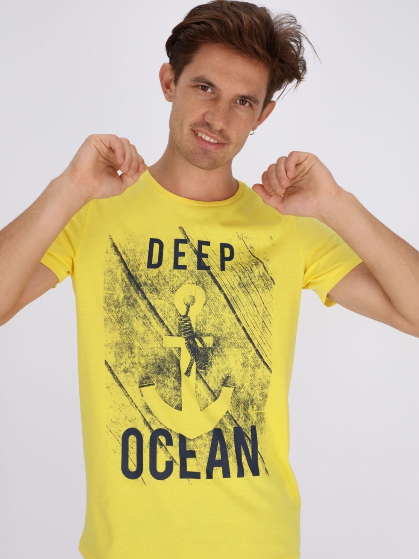 OR T-Shirts Yellow / S Deep Ocean Front Print Short Sleeve T-Shirt