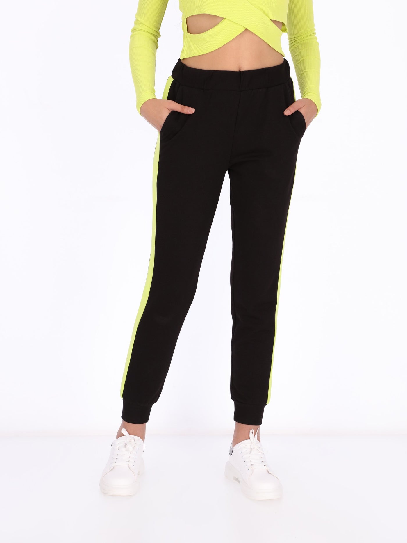  OR Women's Contrast Side Trim Joggers