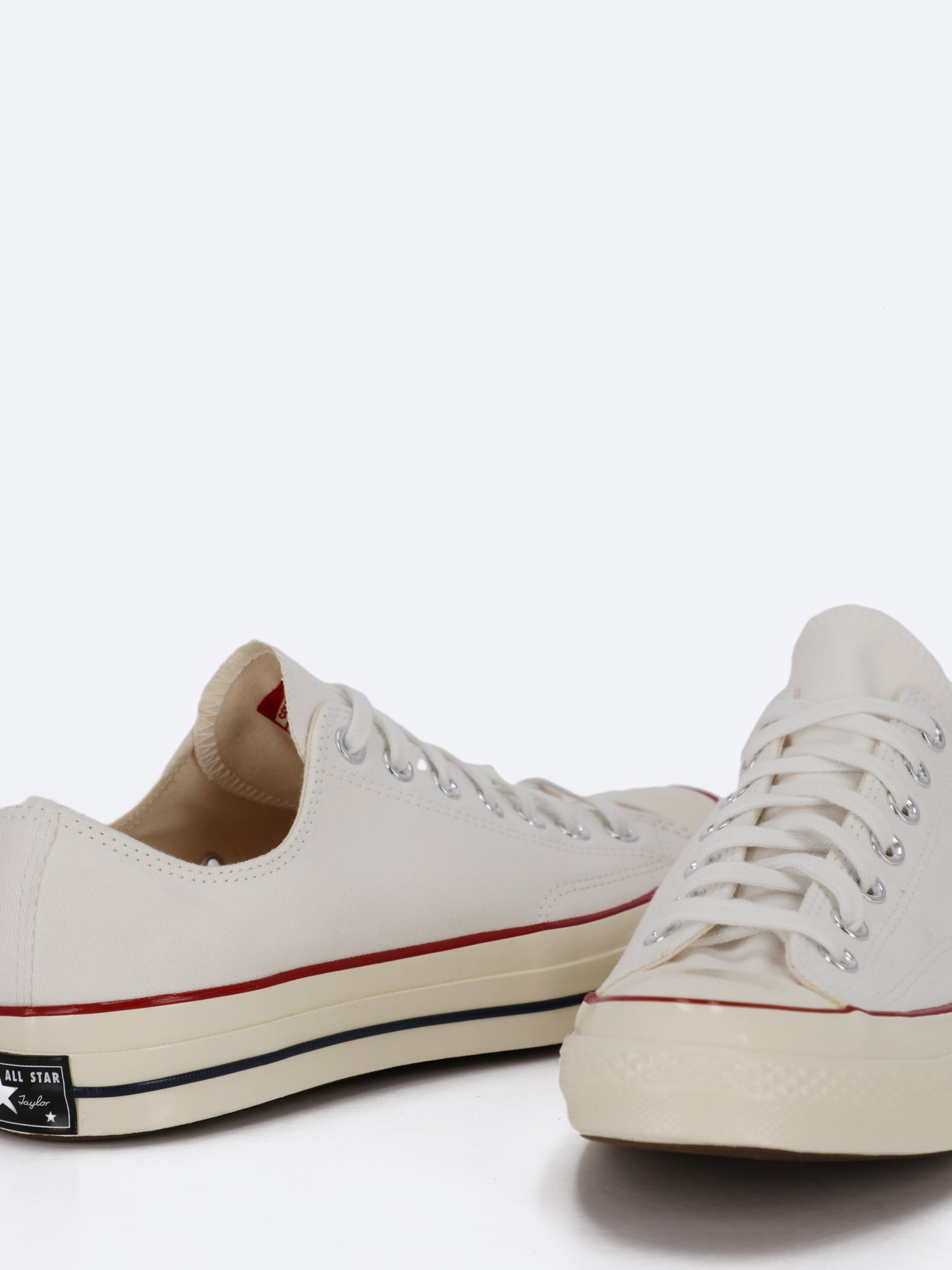Chuck 70 Classic Low Top Unisex Sneakers