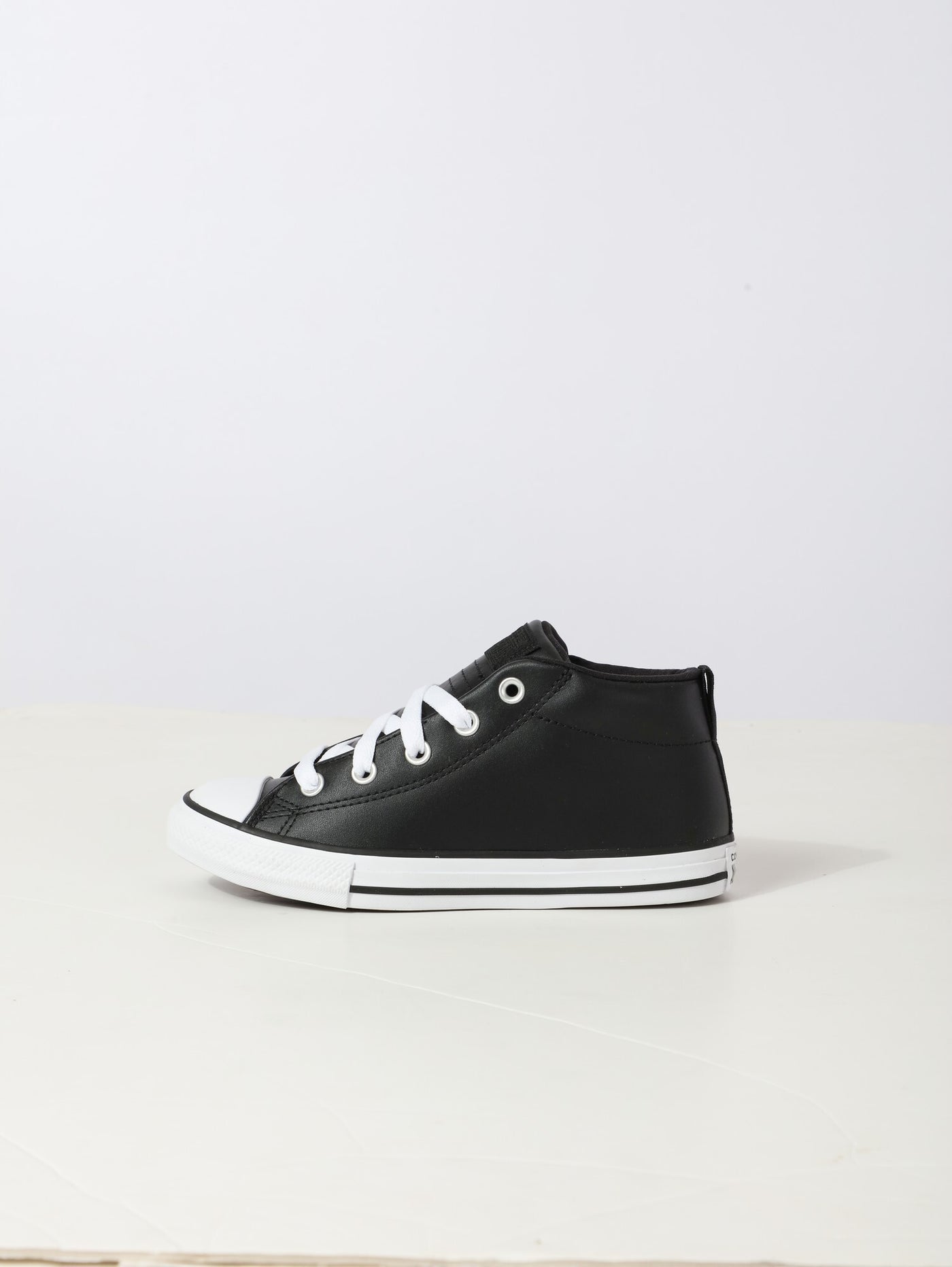 Converse Youth Unisex Chuck Taylor All Star Street Leather Sneakers