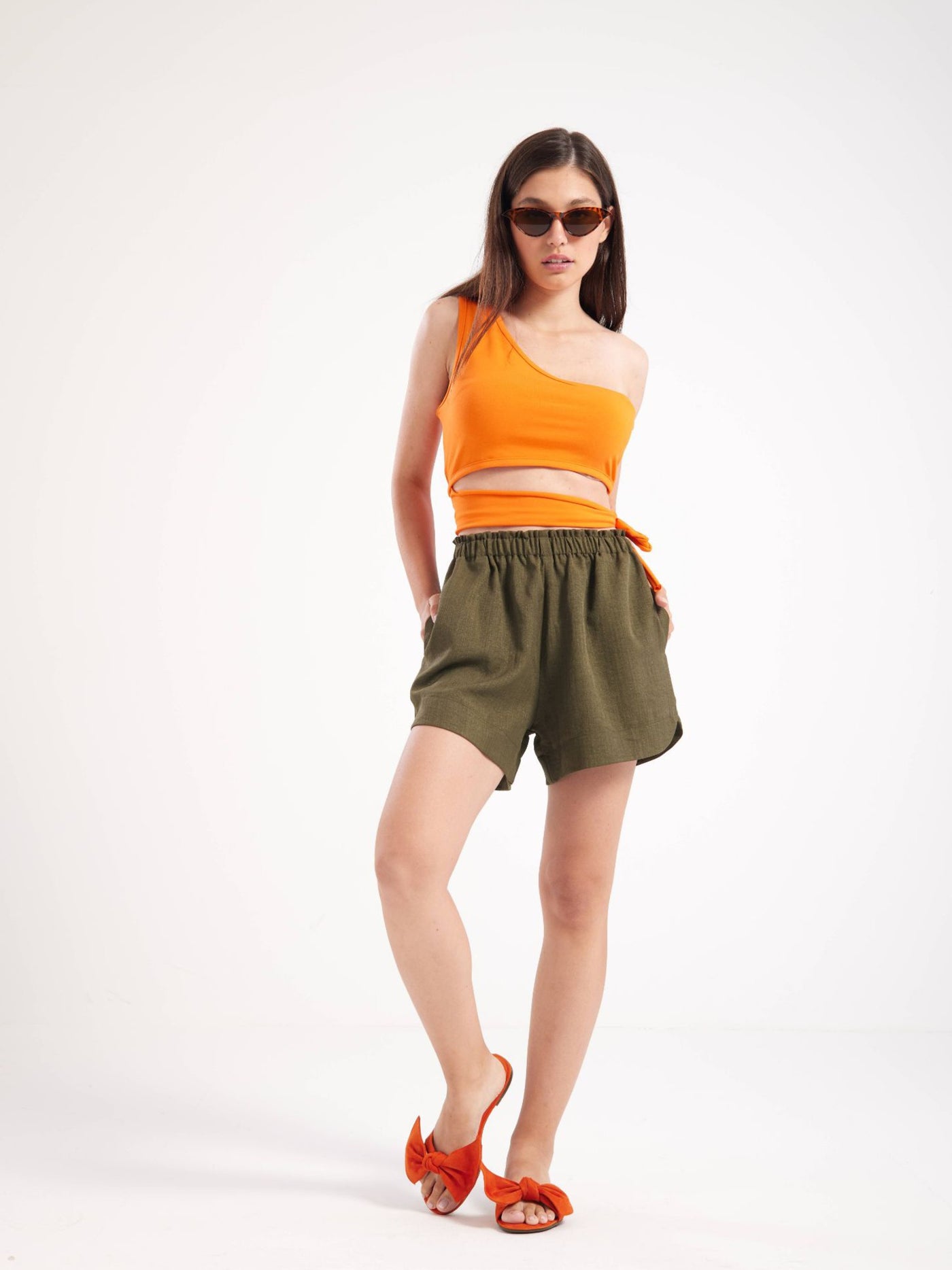 Linen Shorts - Relaxed Fit - Olive