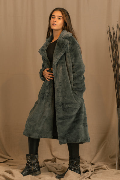 Warm Coat - Faux Fur - Oversize