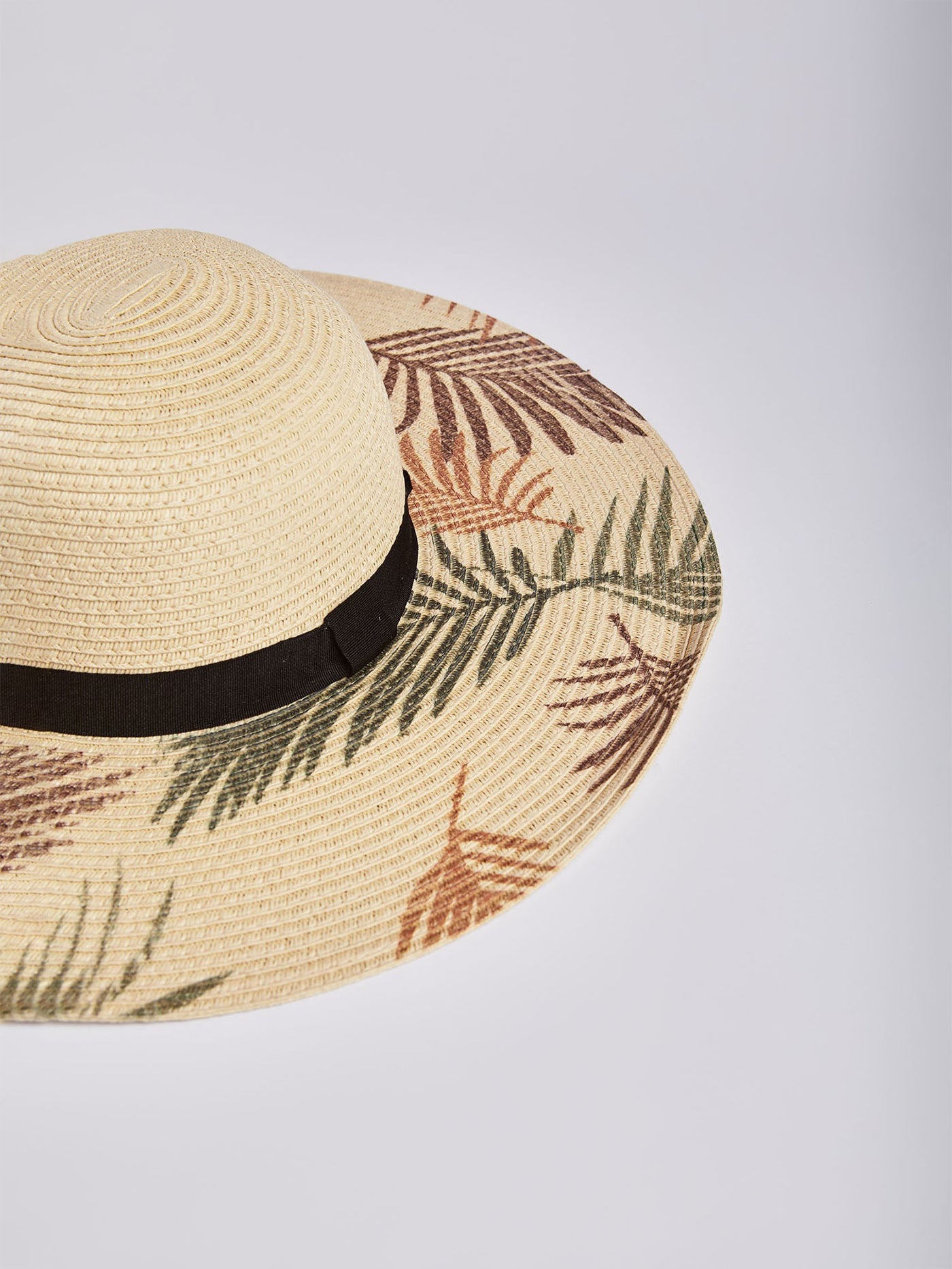 Rounded Hat - Straw