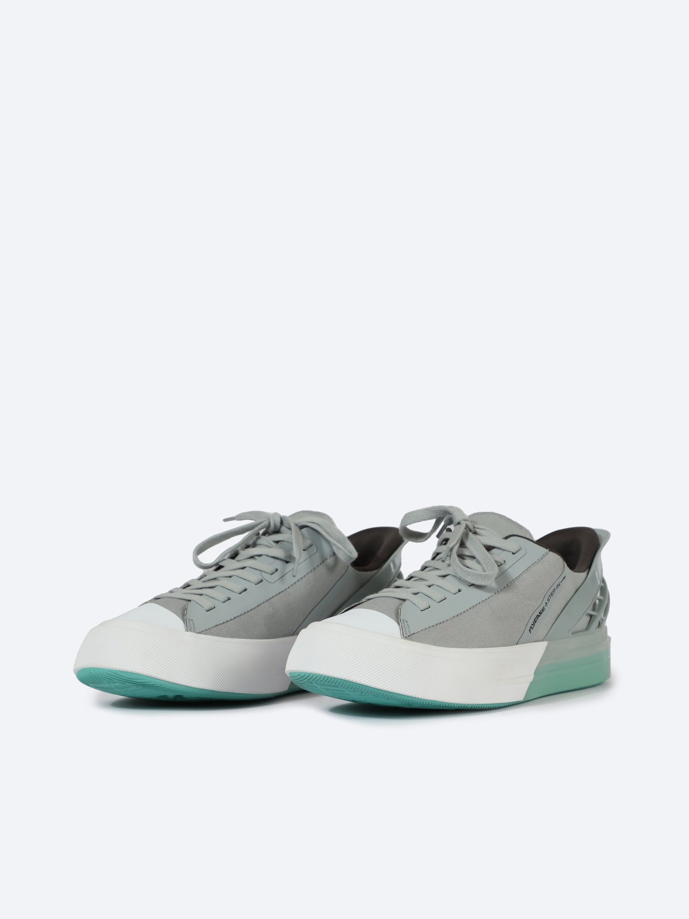 حذاء سنيكرز - نعل بلونين