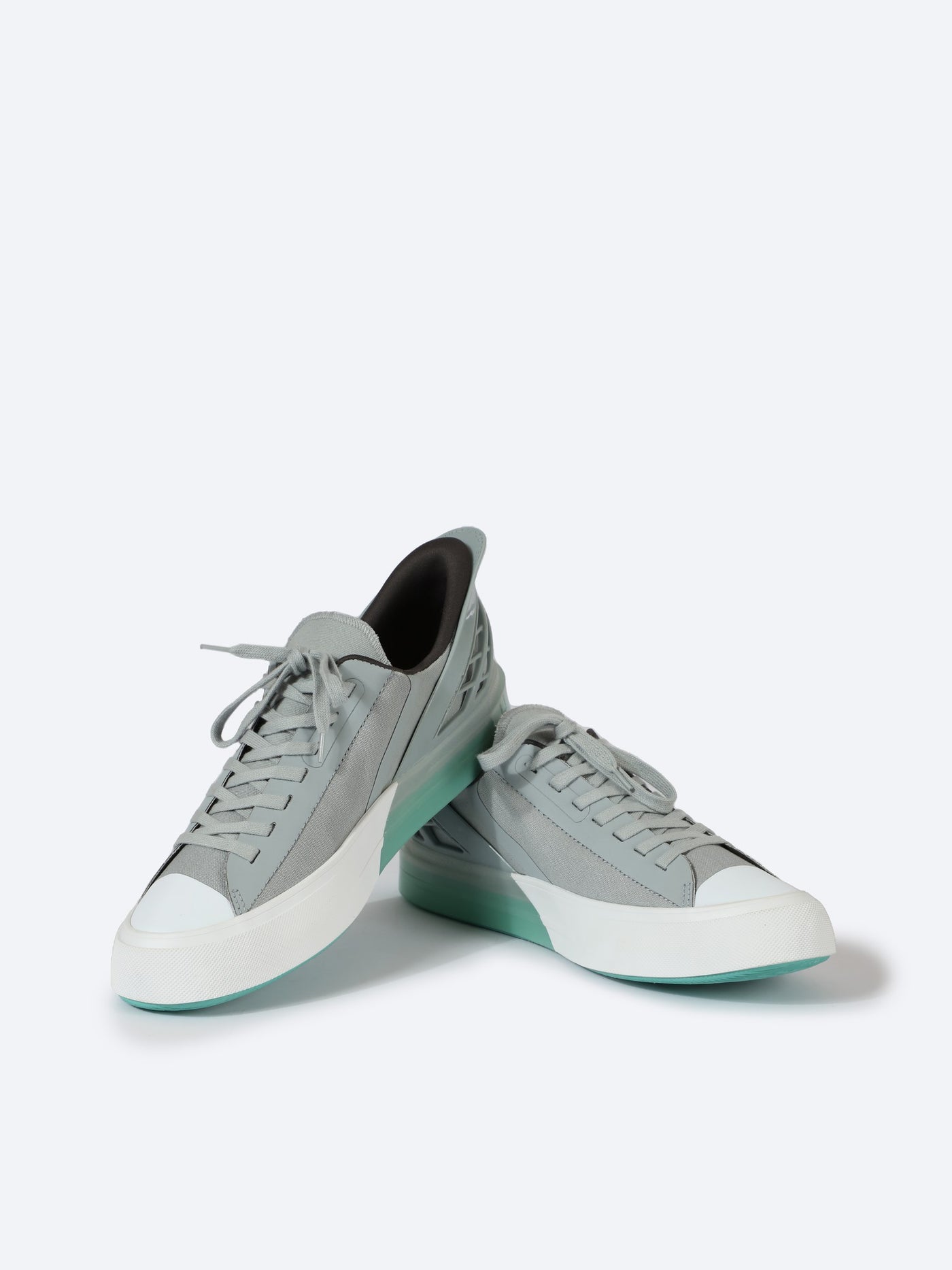 حذاء سنيكرز - نعل بلونين