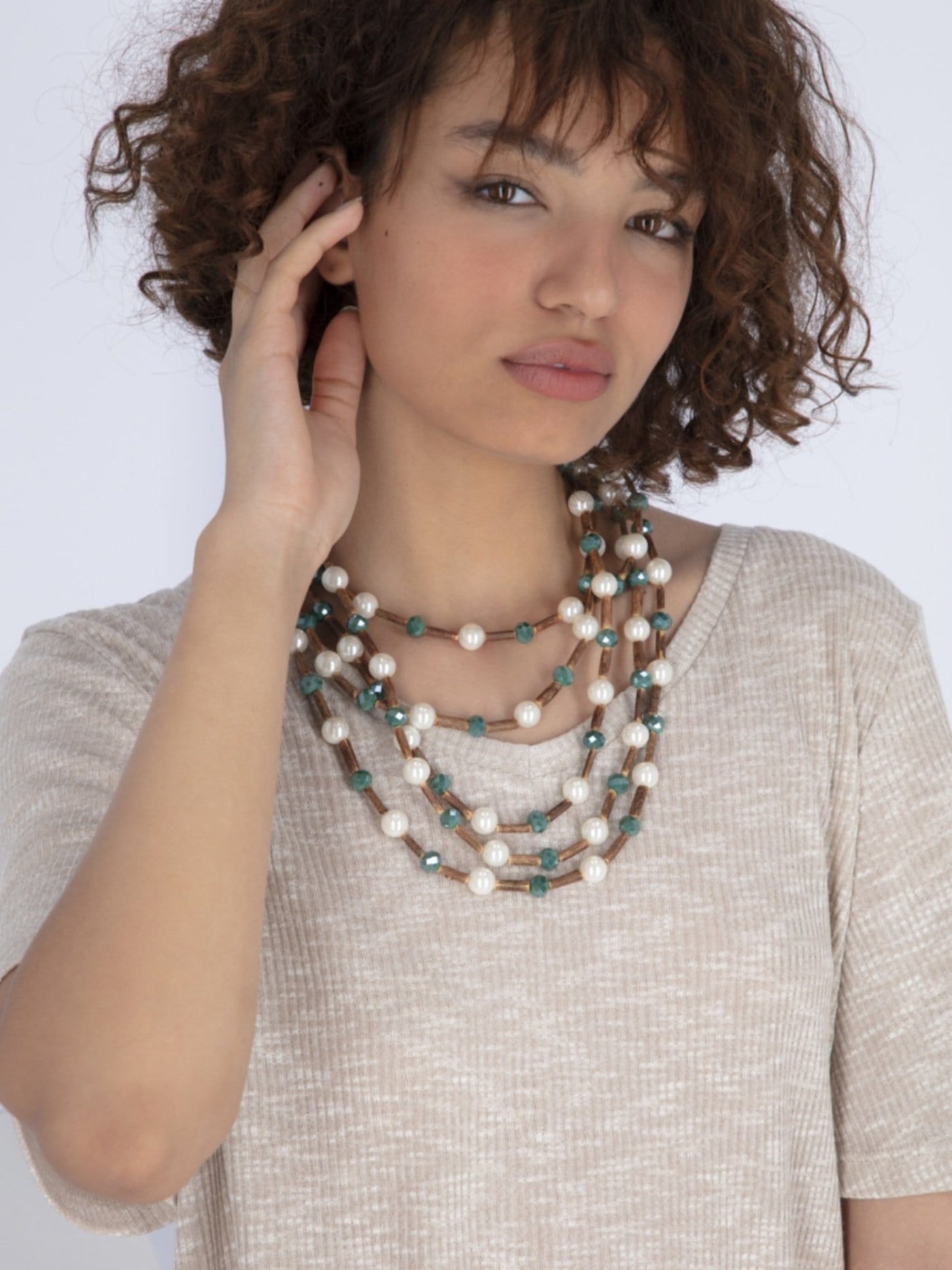 OR Jewellery OFF WHITE / Os Layered Statement Necklace with Big Pearls and Beads