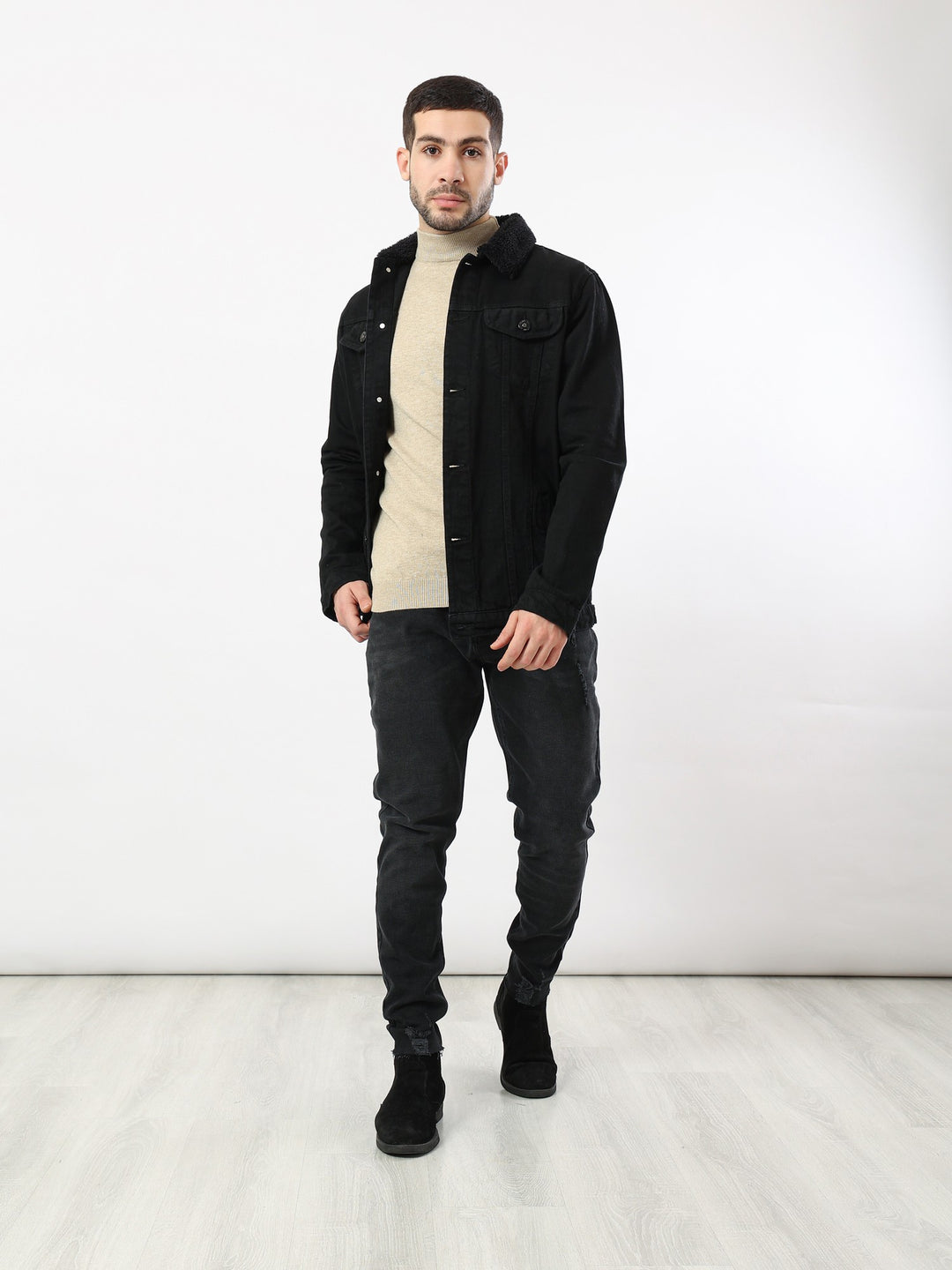 Jacket - Buttoned -Turn Down Neck